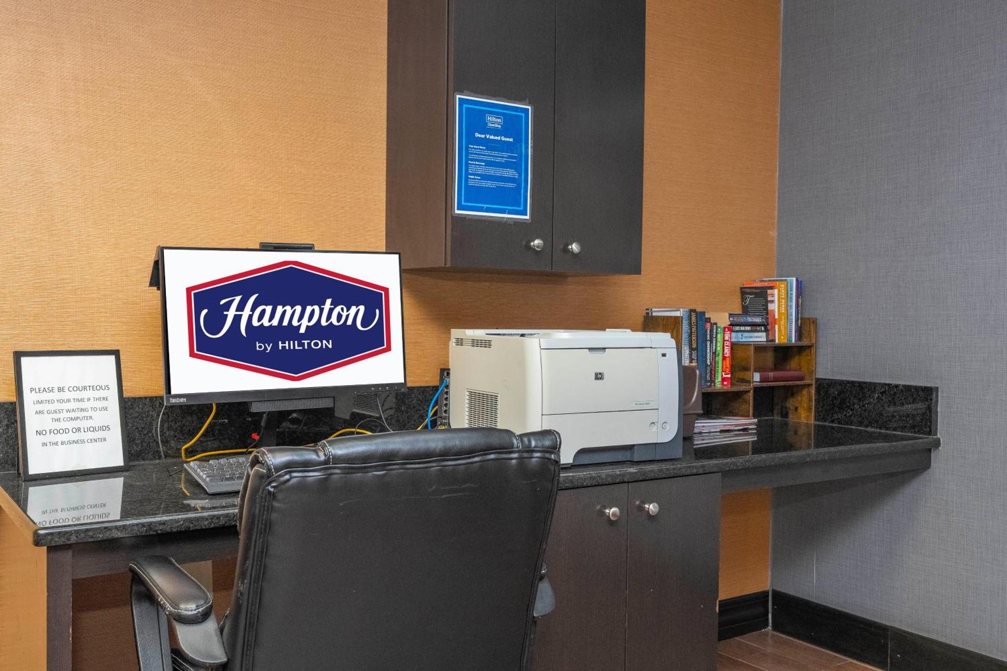 Hampton Inn By Hilton Spring Hill Timber Pines Exterior photo